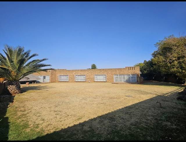 4 BEDROOM HOUSE FOR SALE IN VANDERBIJLPARK SE 3